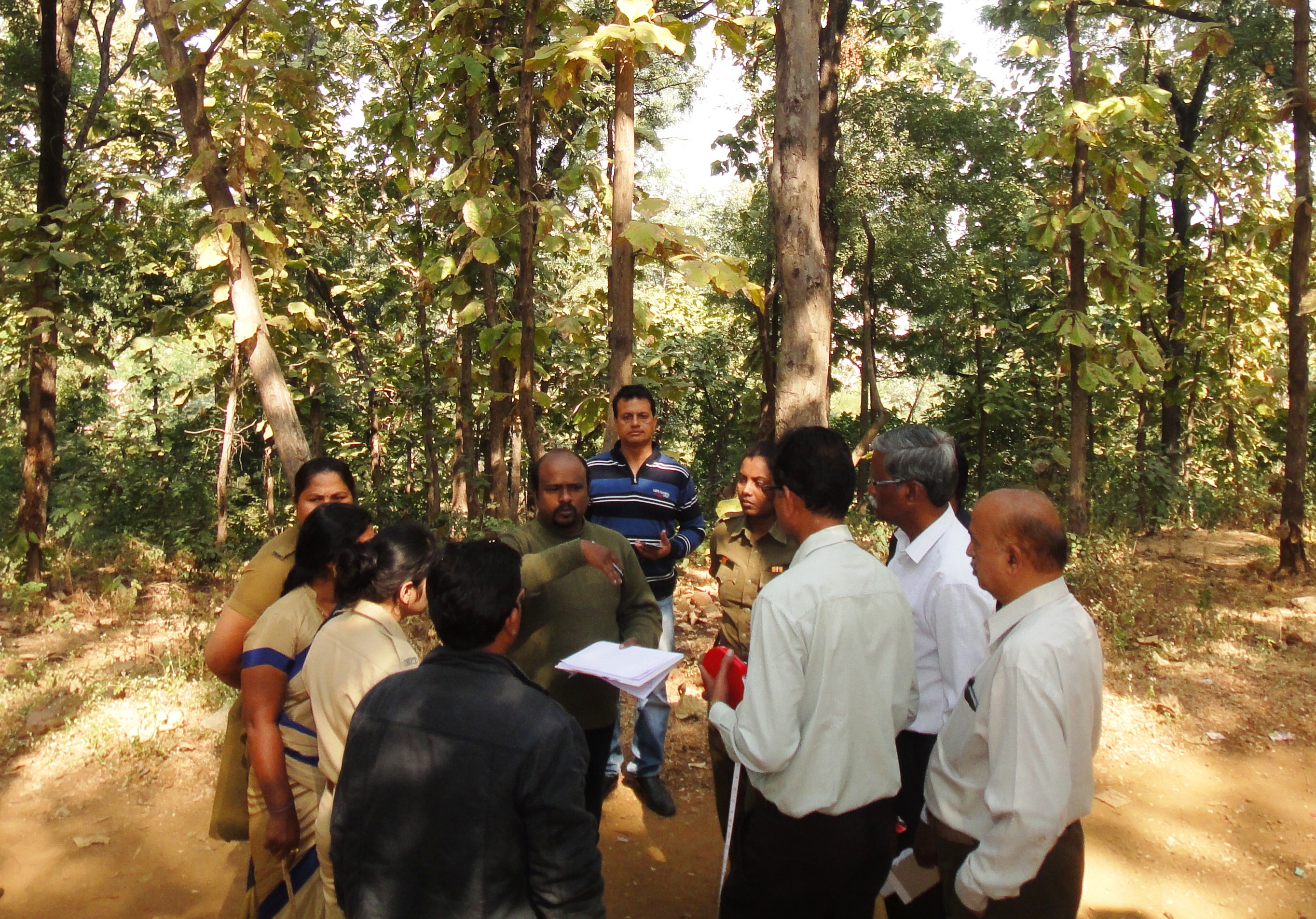 Scientists of the division giving field demonstration 
